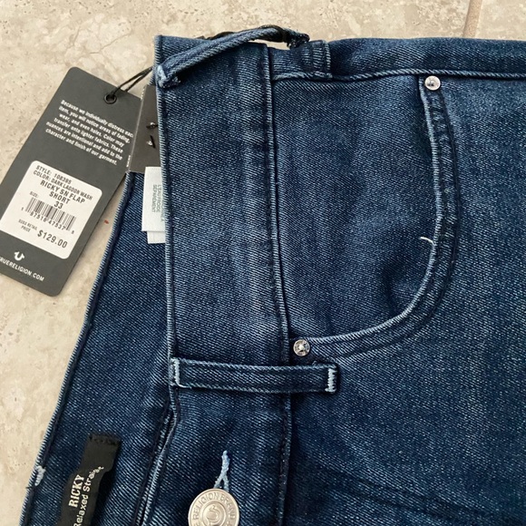 True Religion - Ricky SN Flat Short - W-33 -  Dark Lagoon Wash - Picture 4 of 8